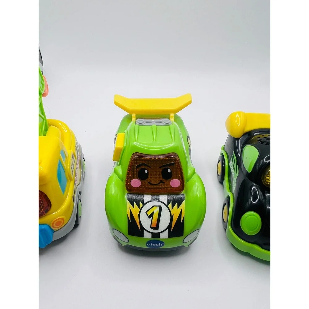 V-Tech Go Go Smart Wheels Tow Truck‎ And 2 Race Cars Lot Works Toddler Toys